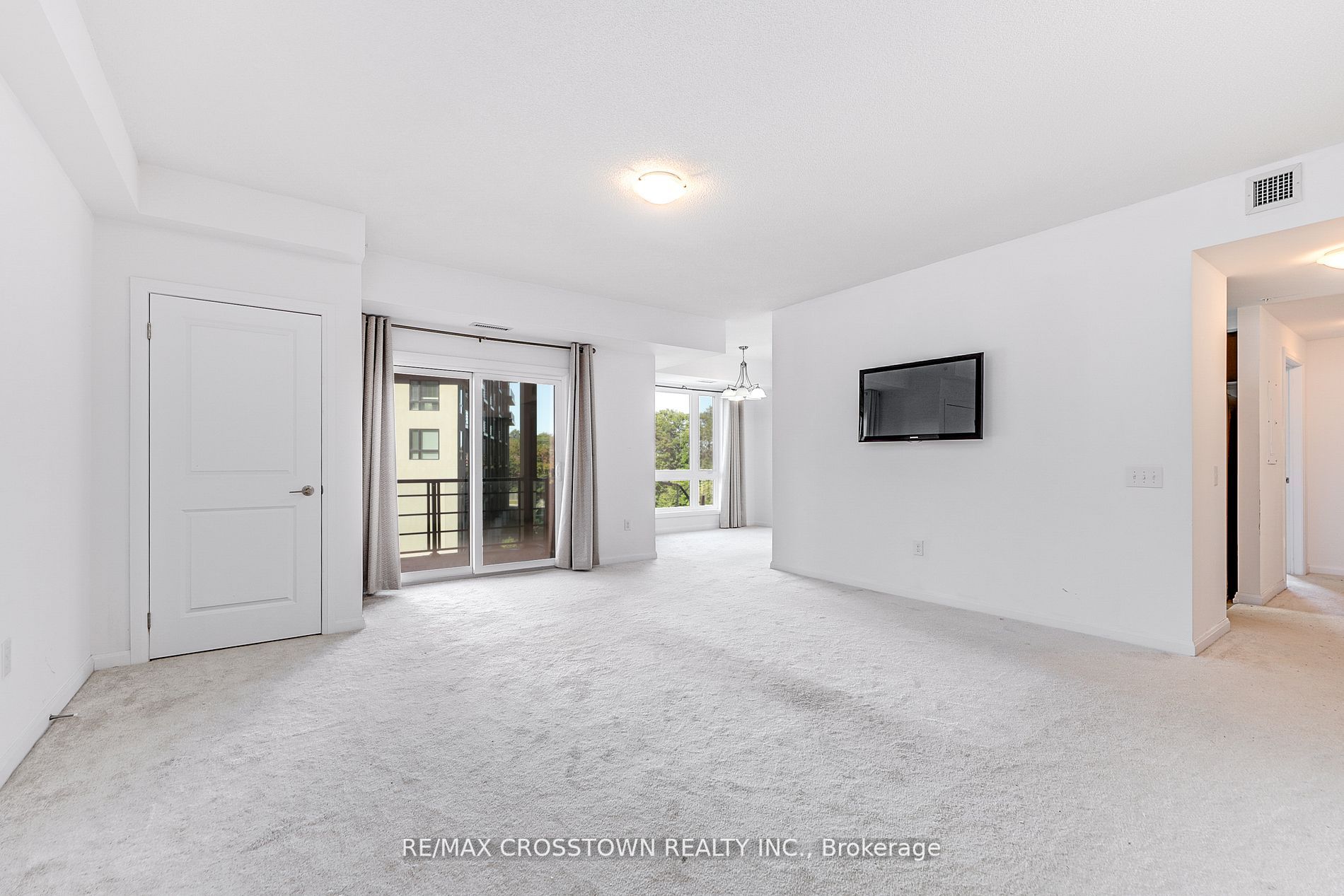 302 Essa Rd, #201