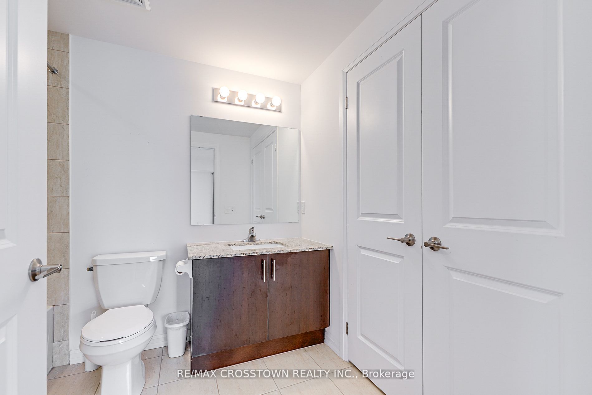 302 Essa Rd, #201