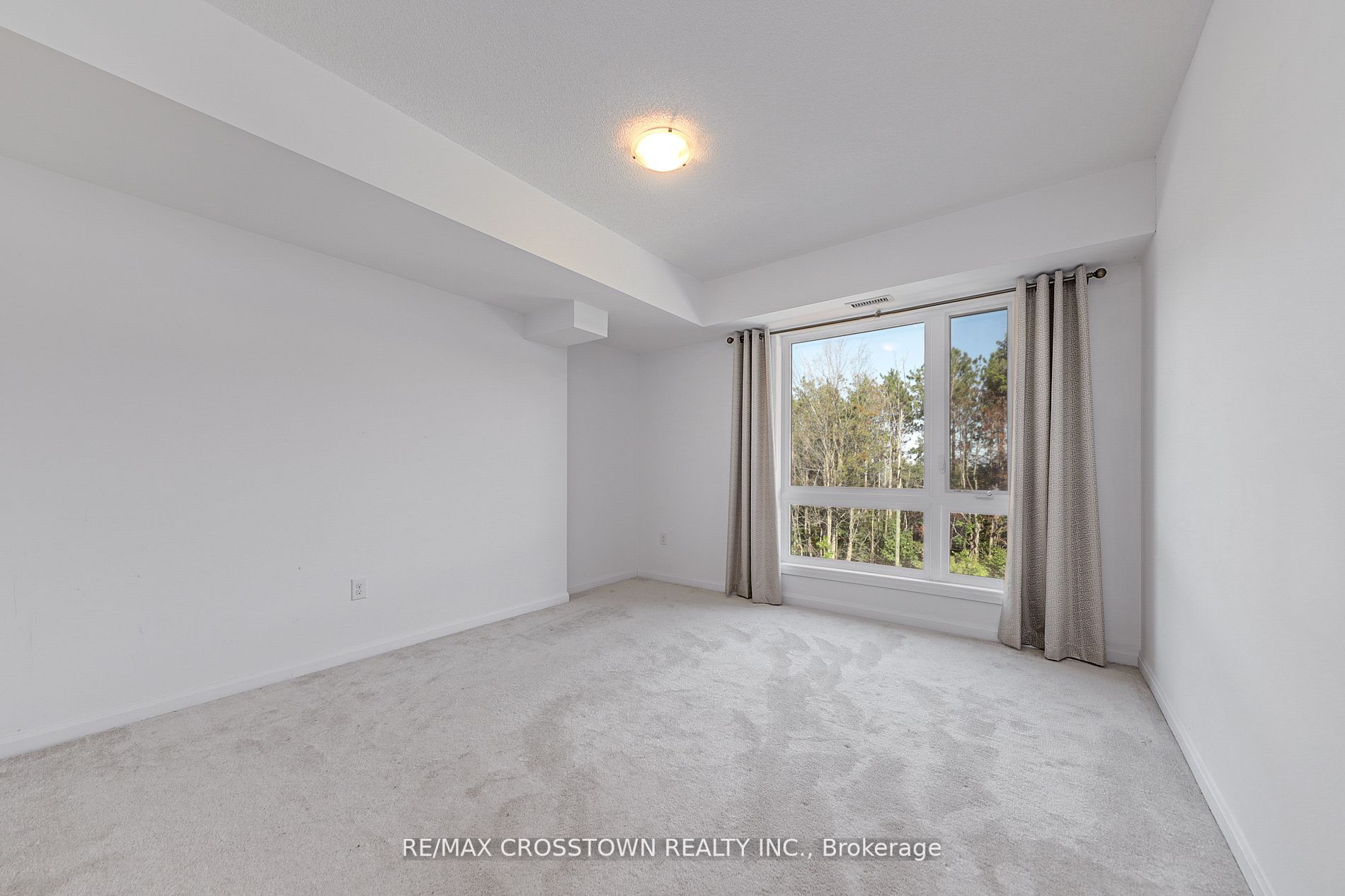 302 Essa Rd, #201