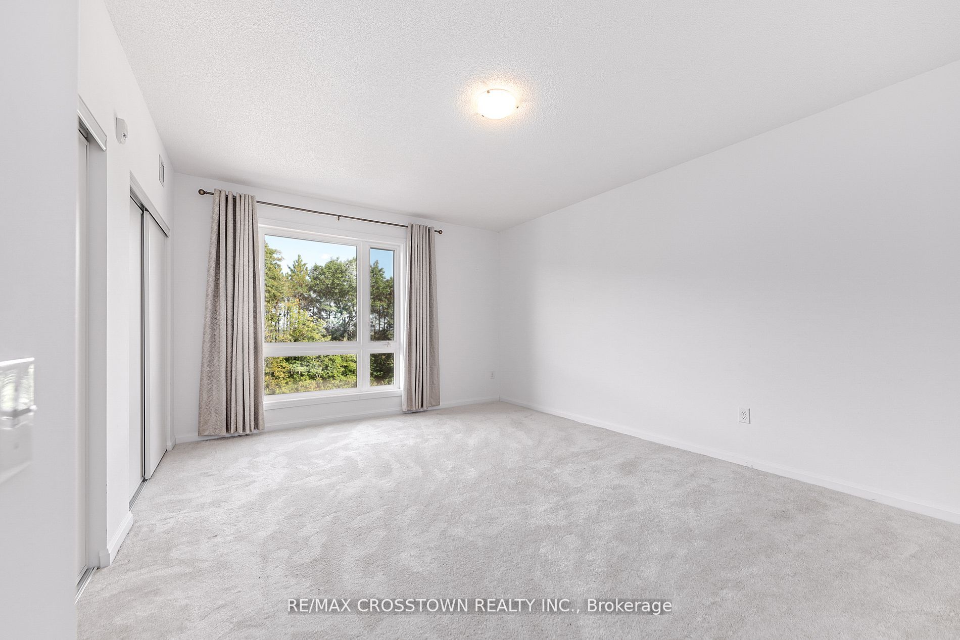302 Essa Rd, #201