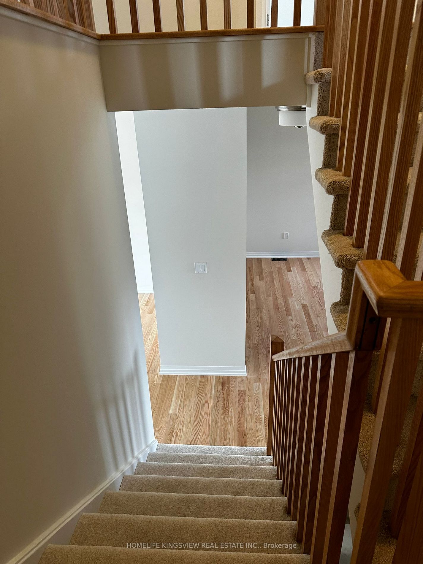 3763 Sunbank Cres