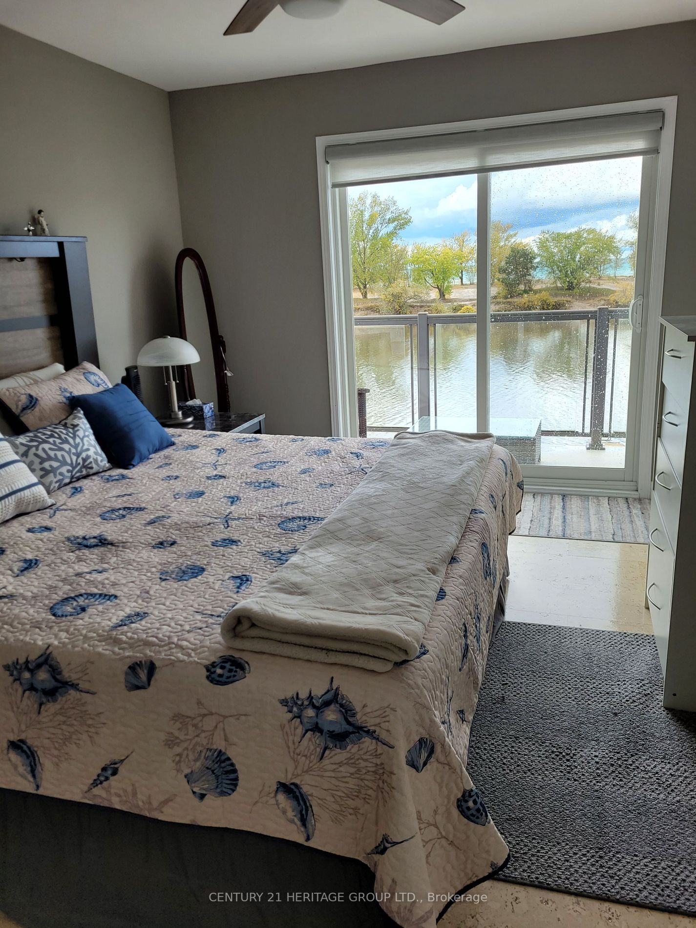 216 River Rd E, #9