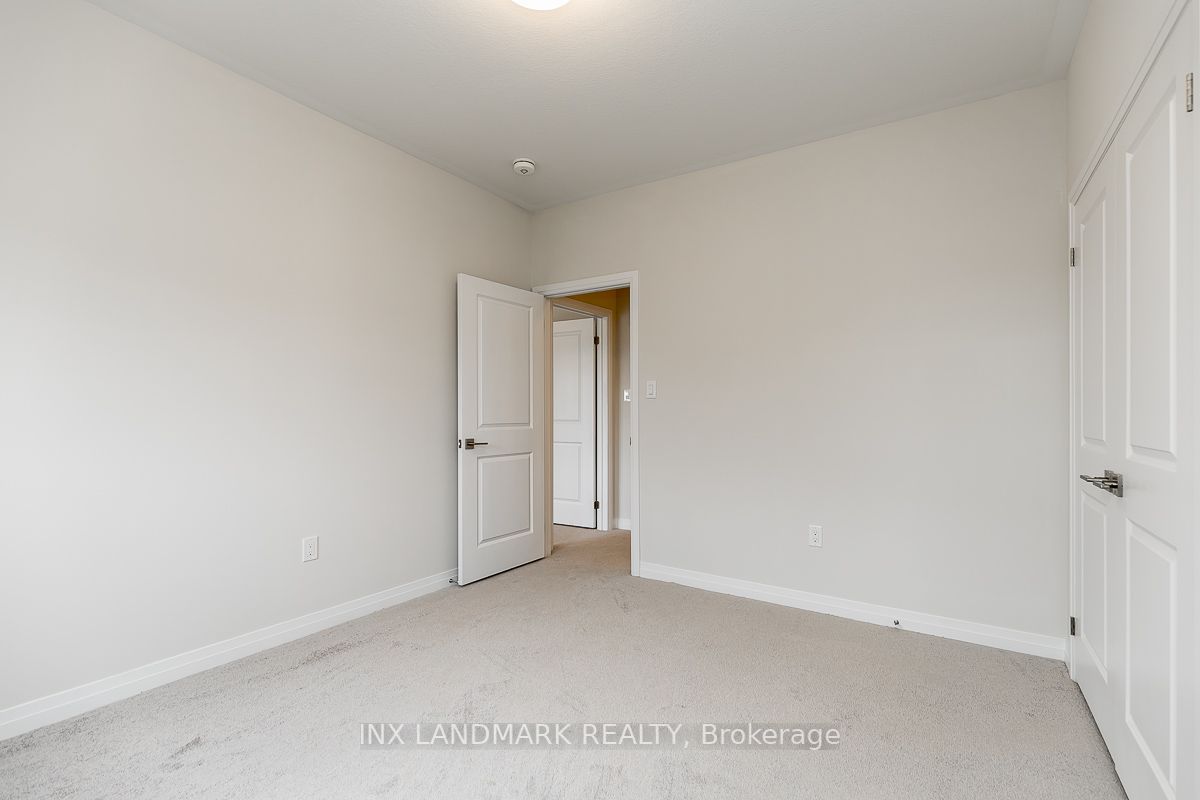 3772 Sunbank Cres