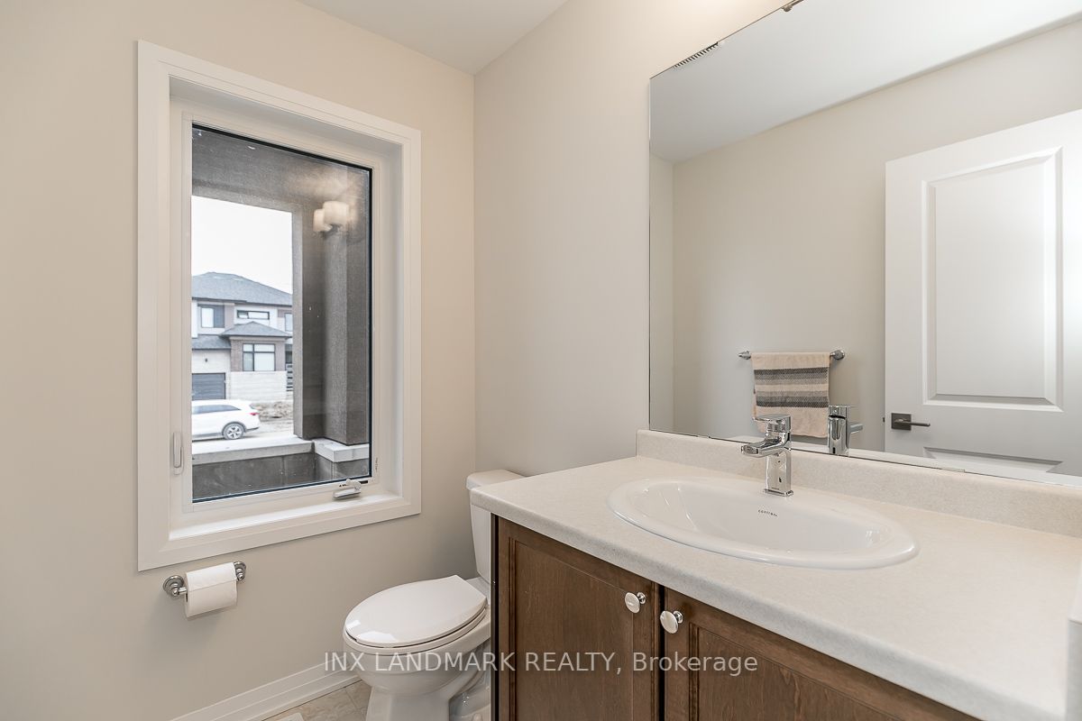 3772 Sunbank Cres