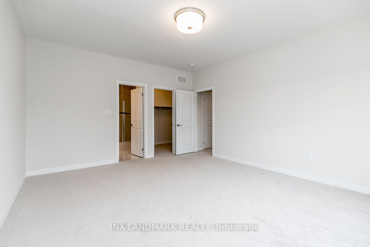 3772 Sunbank Cres