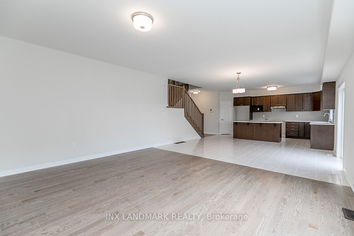 3772 Sunbank Cres