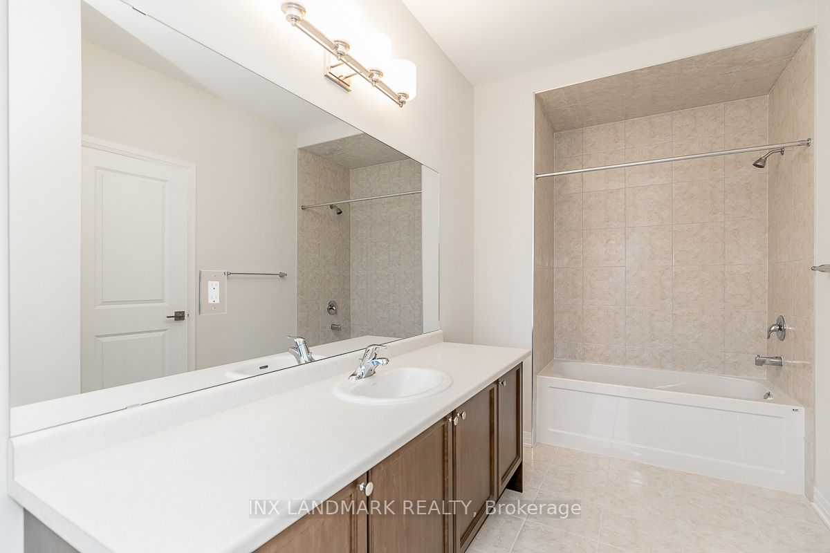 3772 Sunbank Cres