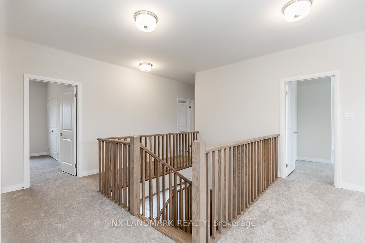 3772 Sunbank Cres