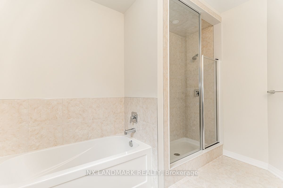3772 Sunbank Cres