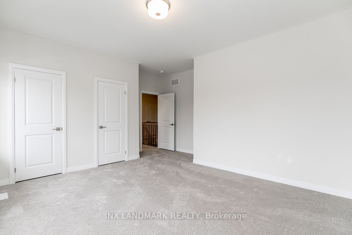 3772 Sunbank Cres
