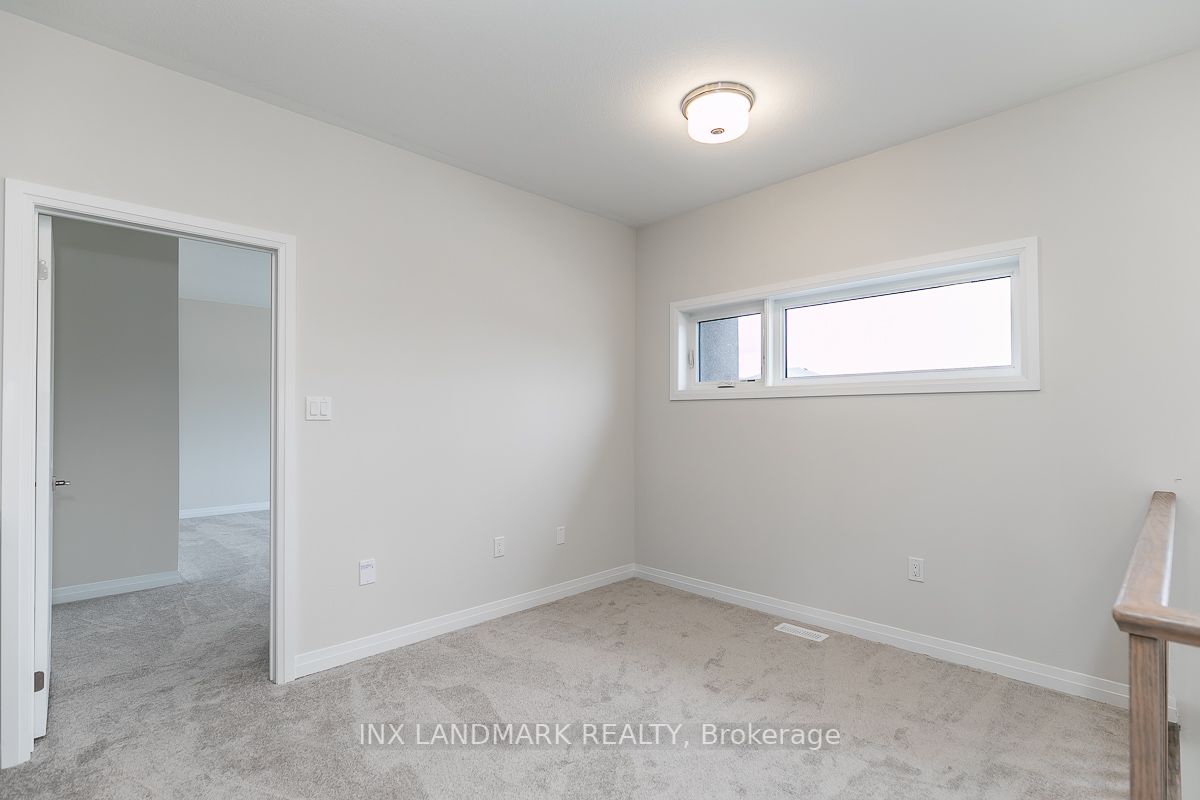 3772 Sunbank Cres