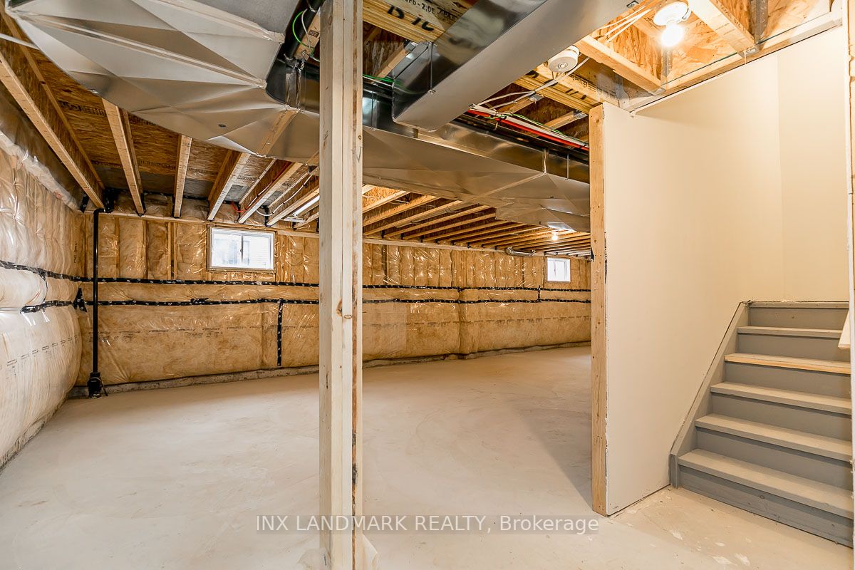 3772 Sunbank Cres