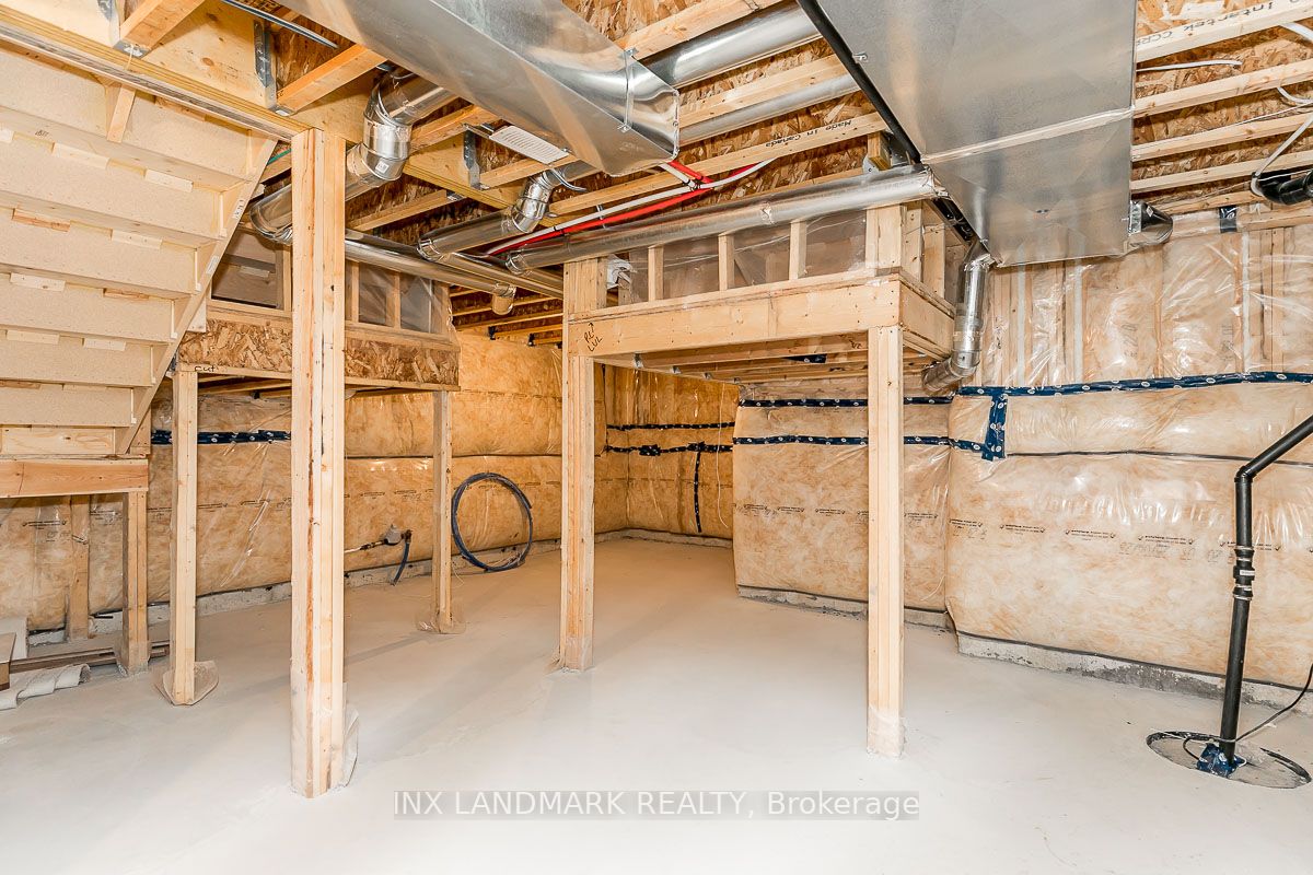 3772 Sunbank Cres