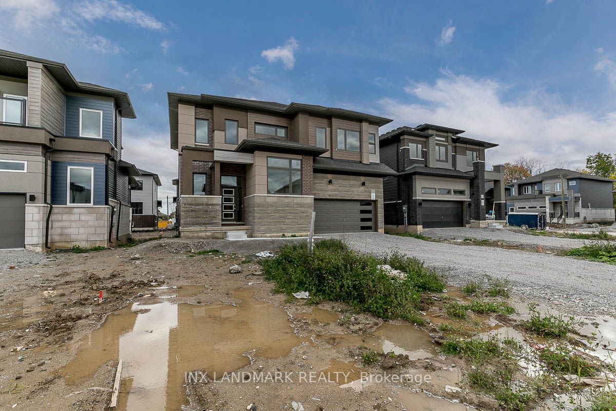 3772 Sunbank Cres