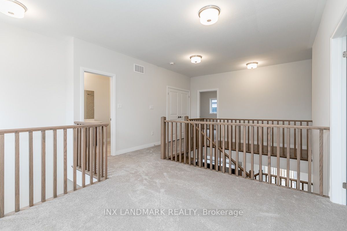 3772 Sunbank Cres