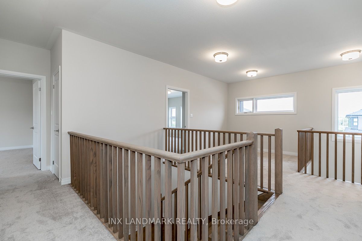 3772 Sunbank Cres