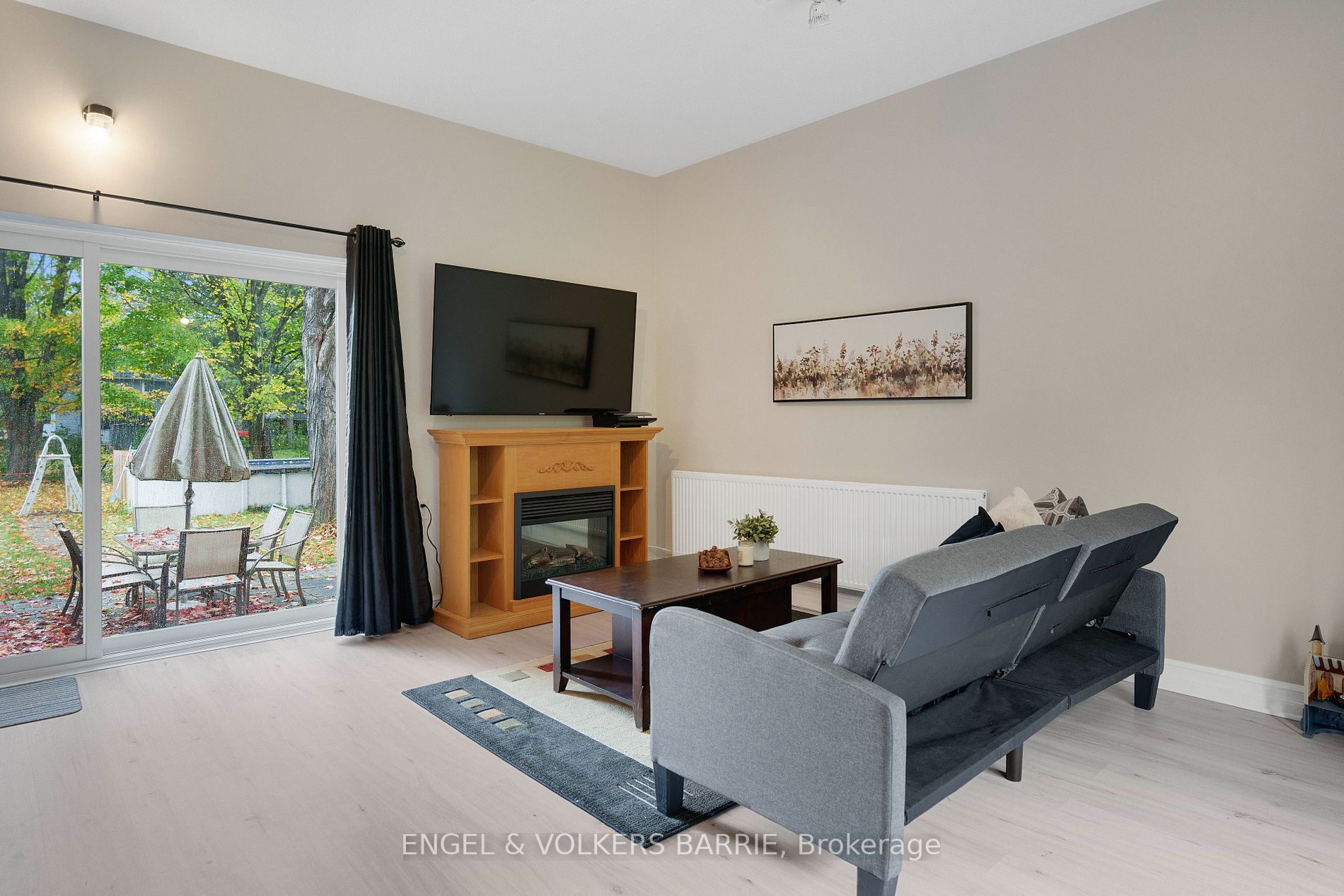 1186 Old Barrie Rd W
