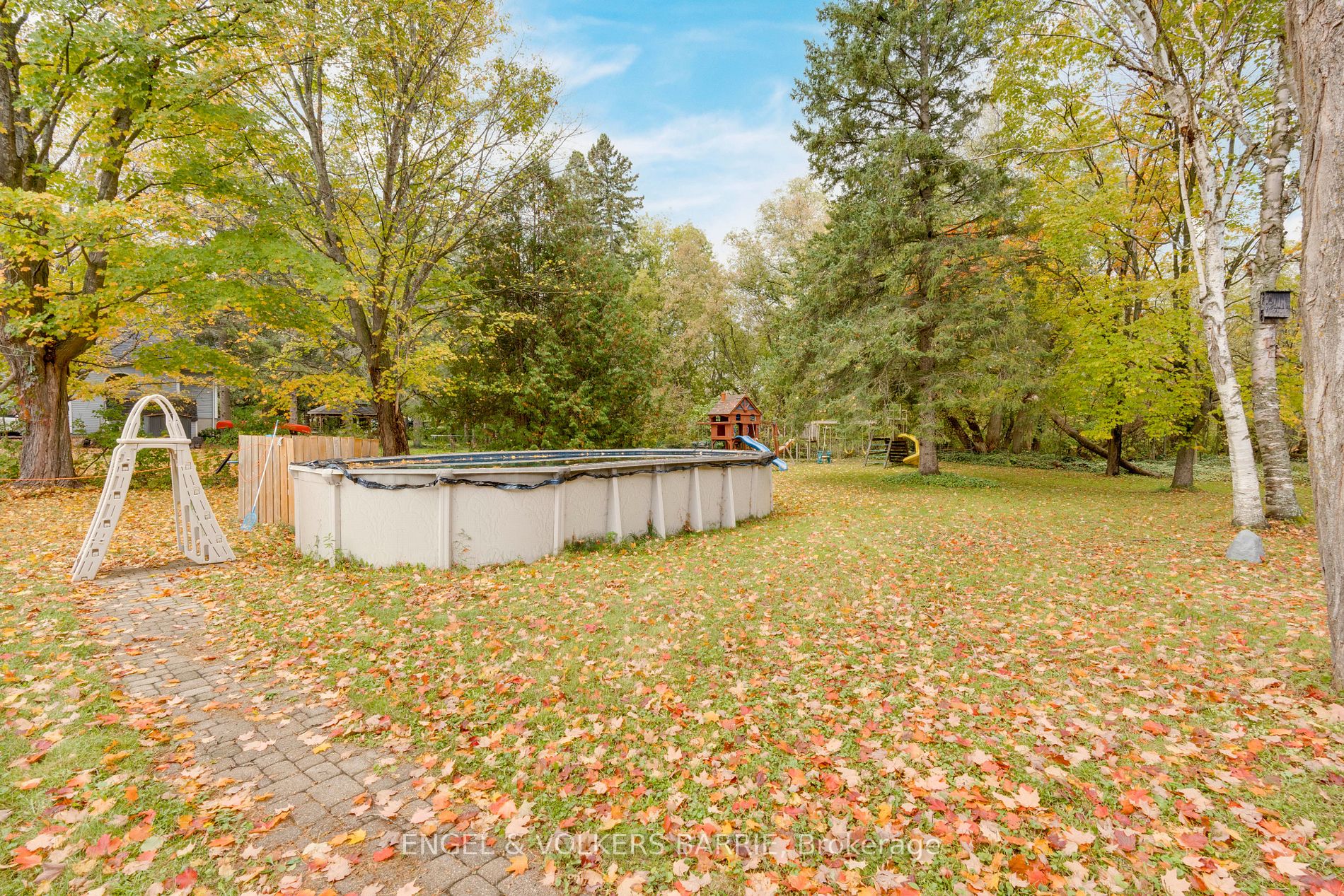 1186 Old Barrie Rd W