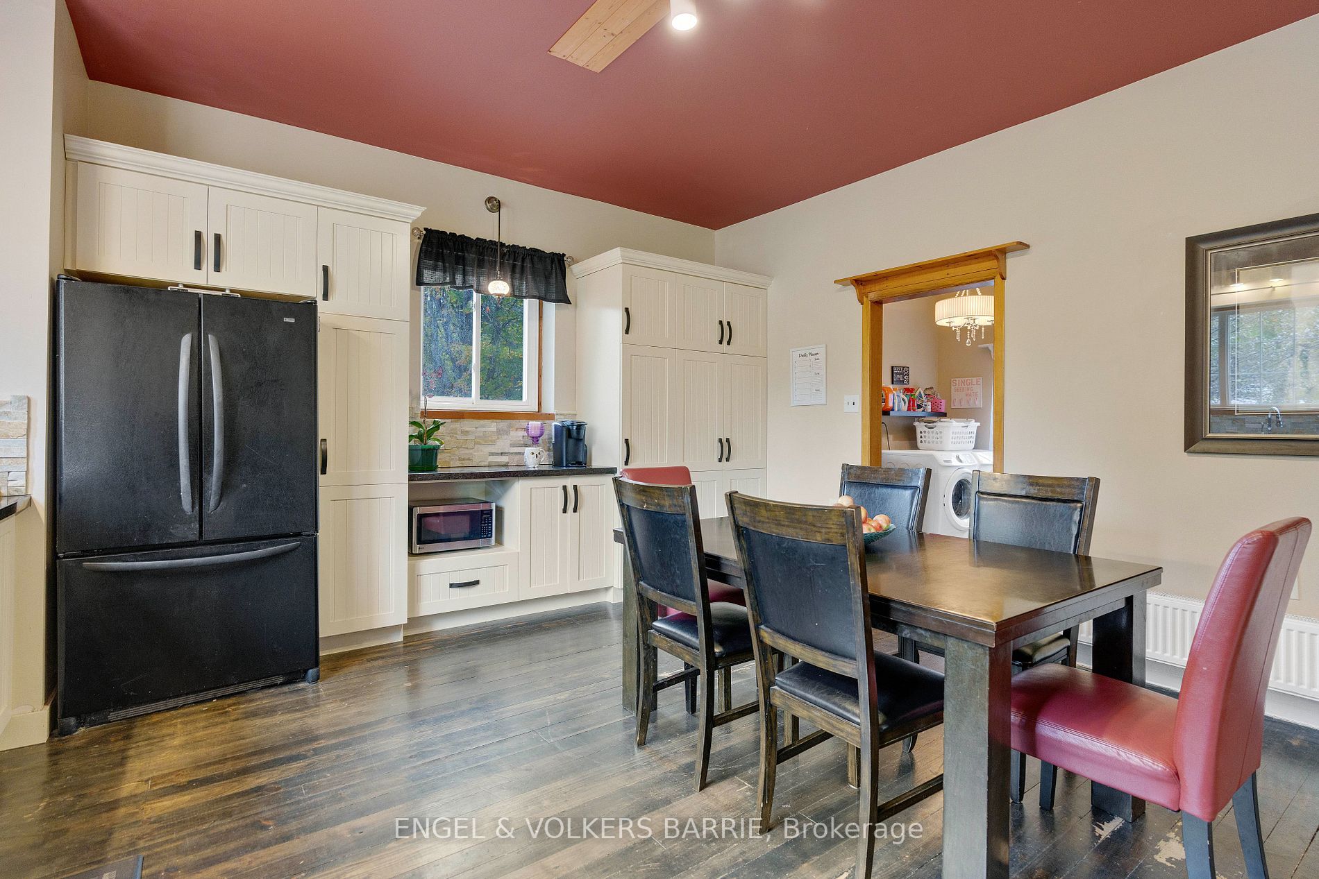 1186 Old Barrie Rd W