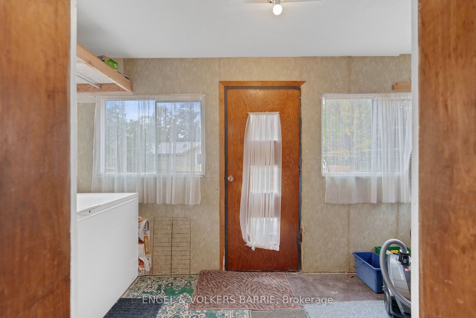1186 Old Barrie Rd W