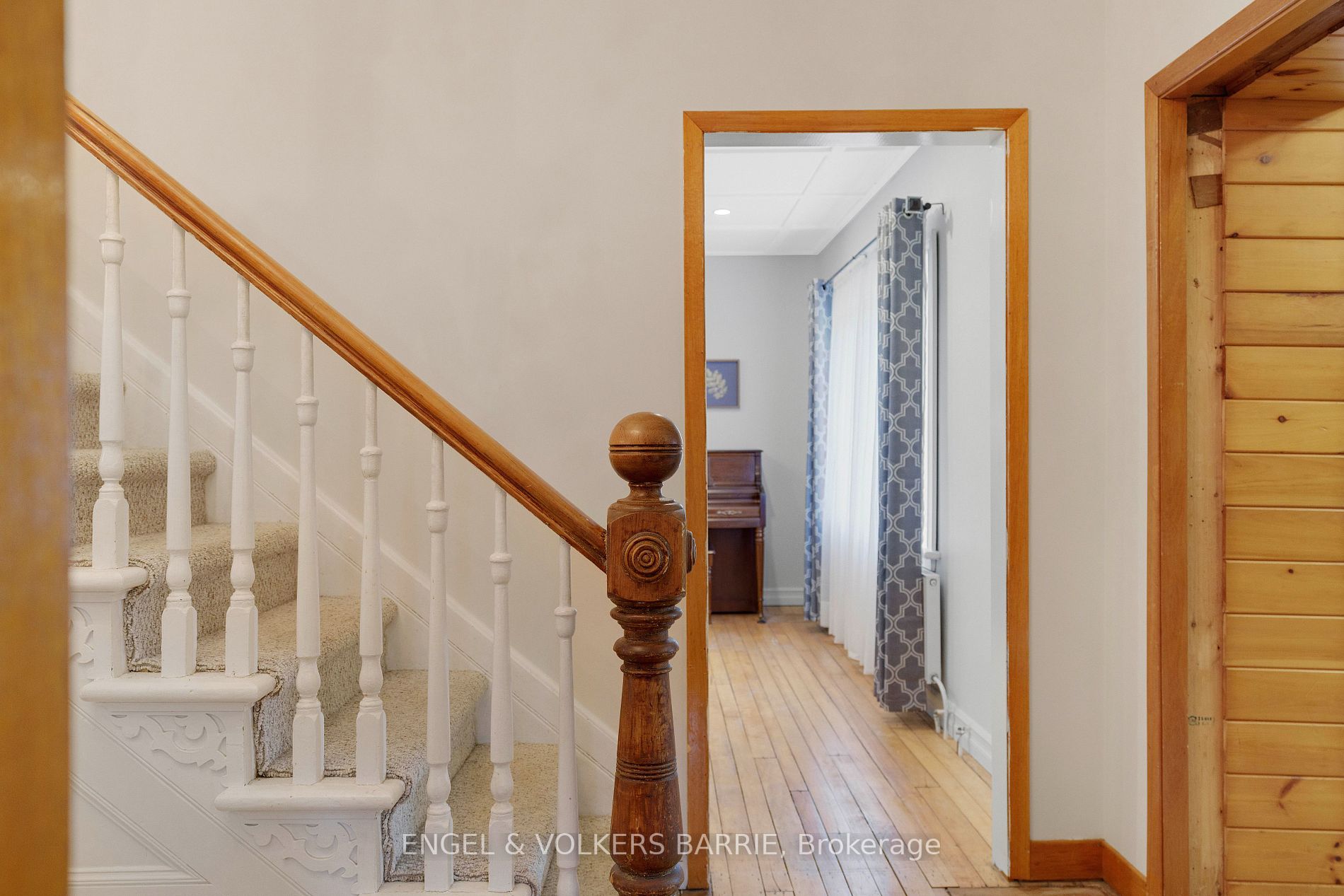 1186 Old Barrie Rd W