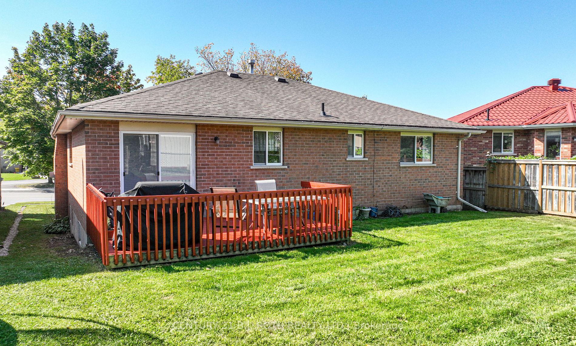 271 Collegiate Dr