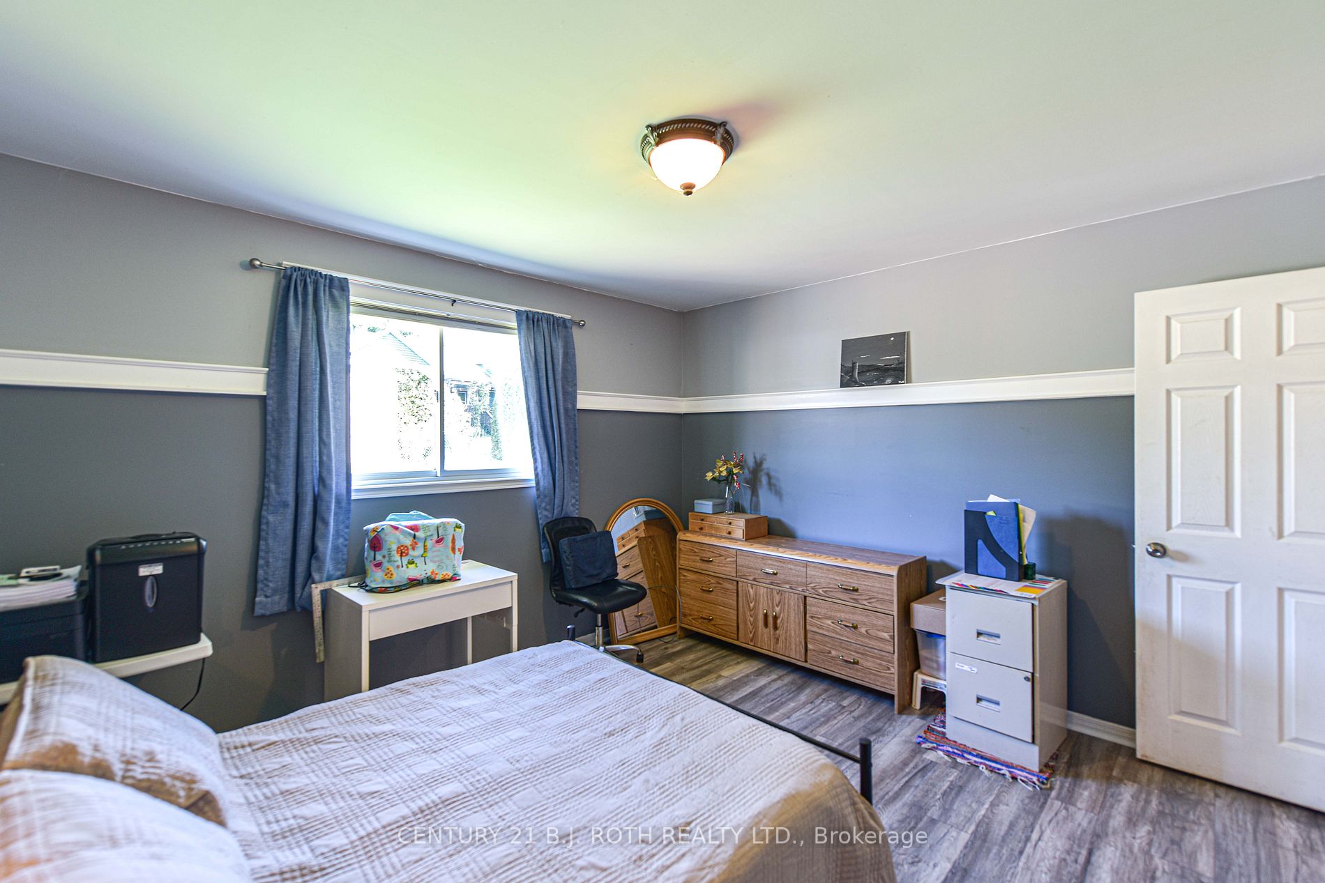 271 Collegiate Dr