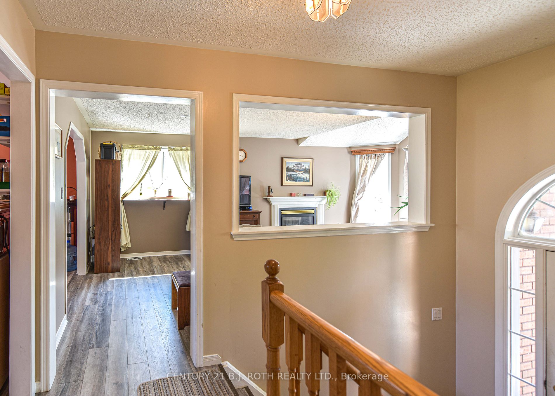 271 Collegiate Dr