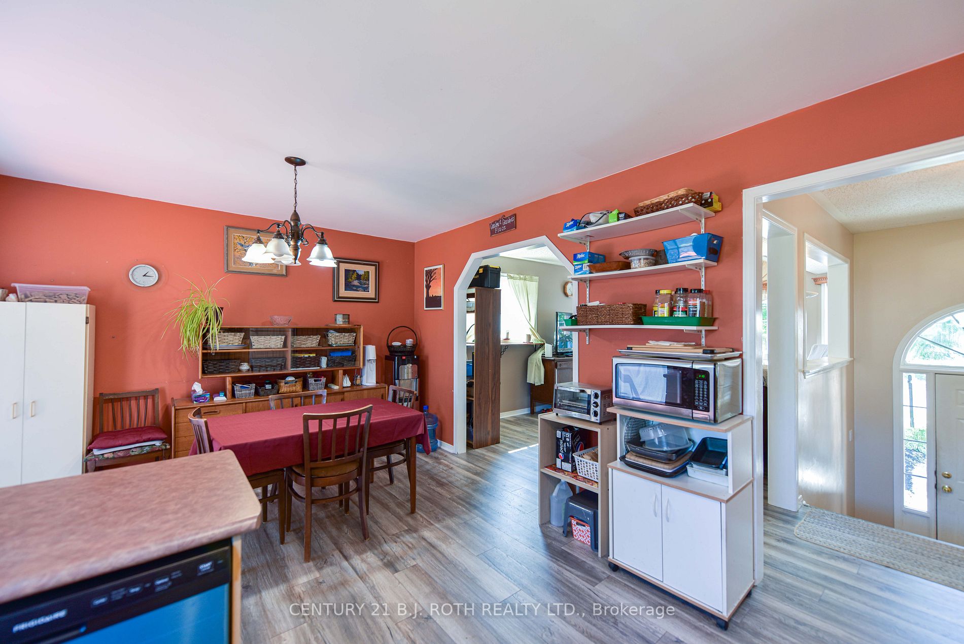 271 Collegiate Dr