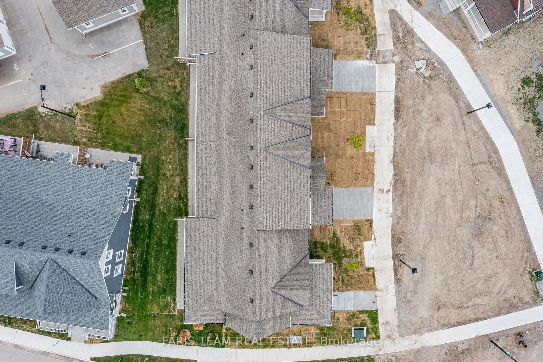 33 Julia Cres, #44