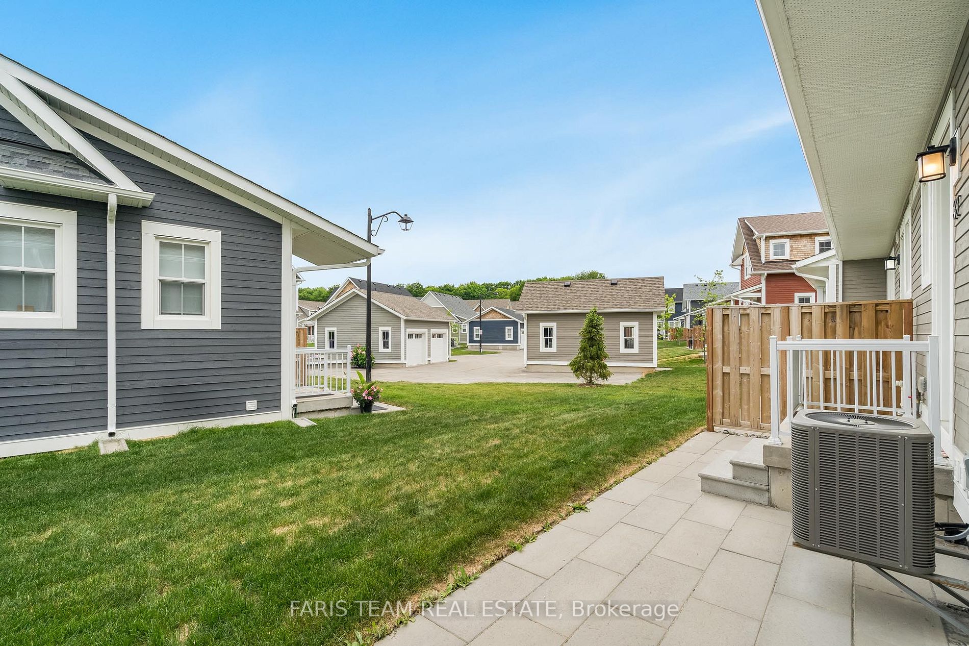 33 Julia Cres, #44