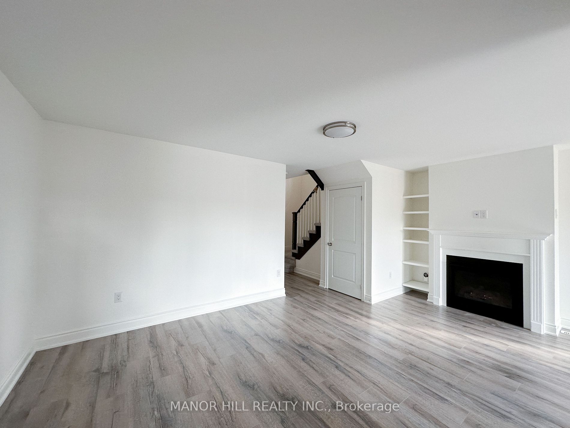 46 Robertson St