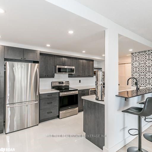 65 Ellen St, #306