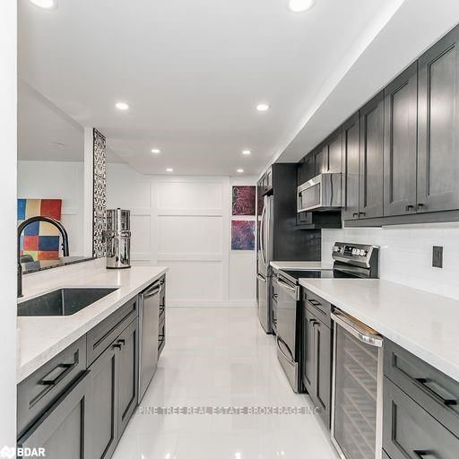 65 Ellen St, #306