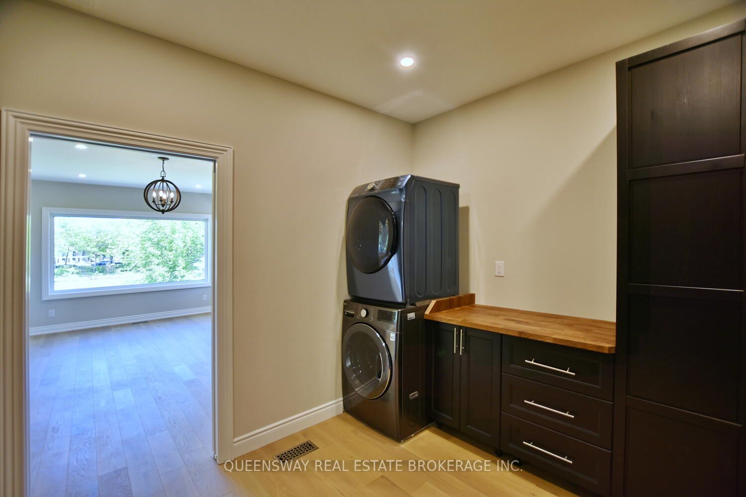 1852 River Rd W