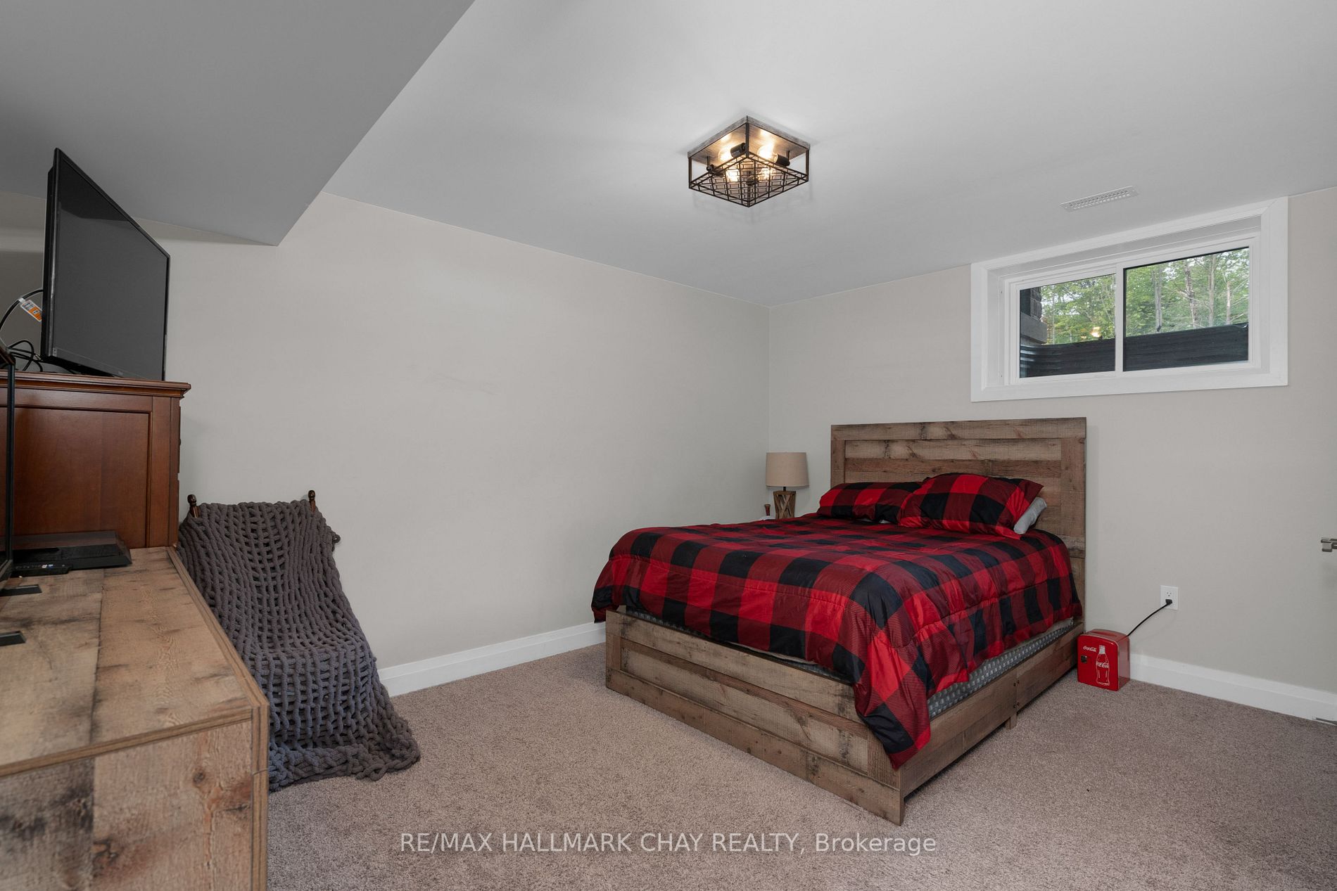 16 Whitetail Dr