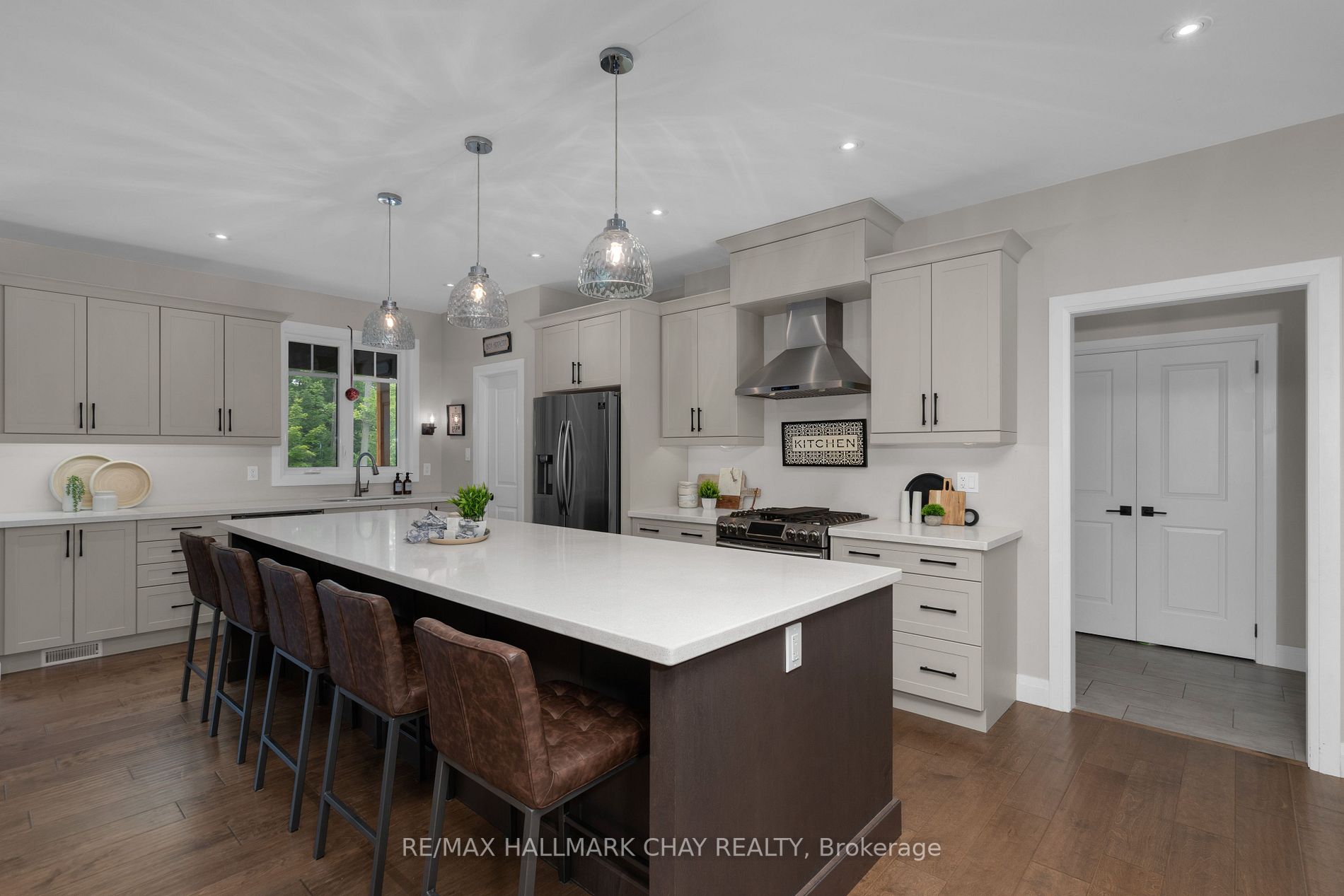16 Whitetail Dr
