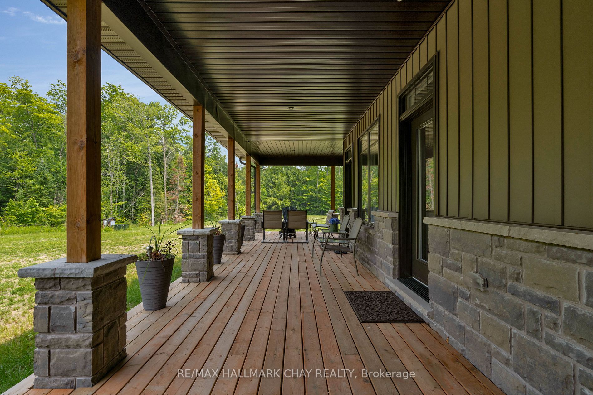 16 Whitetail Dr