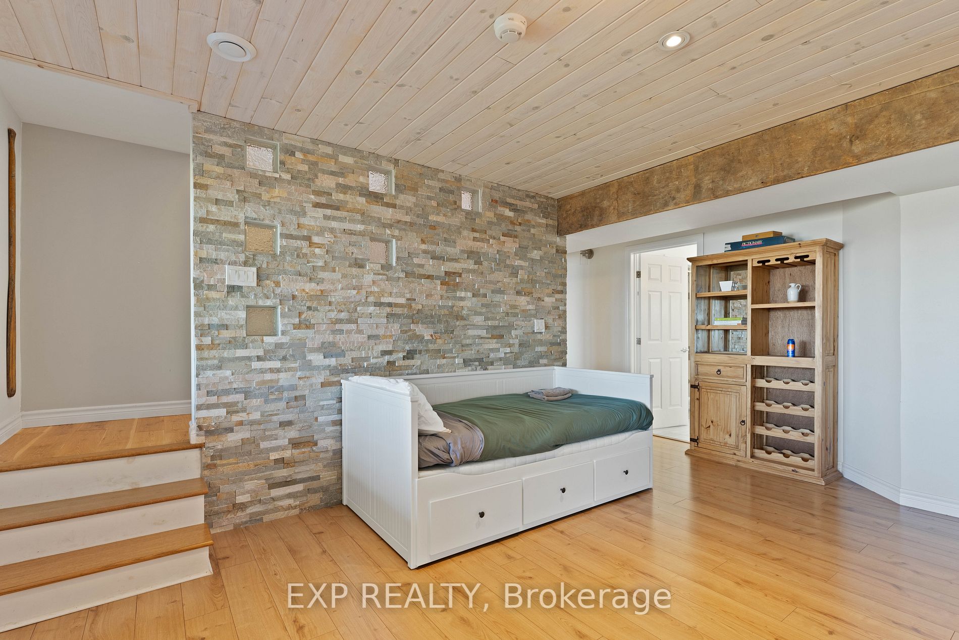 81 Beach Road