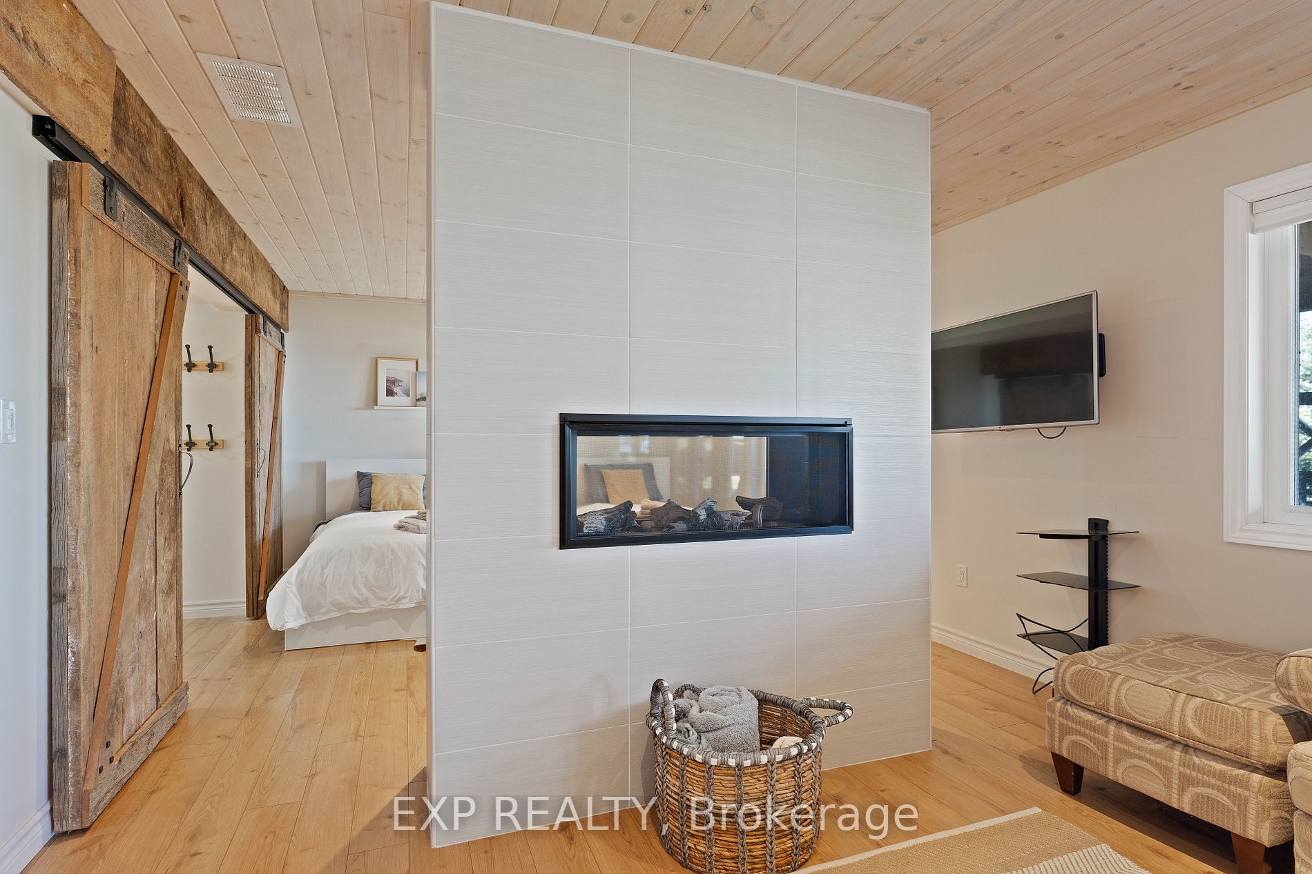 81 Beach Road