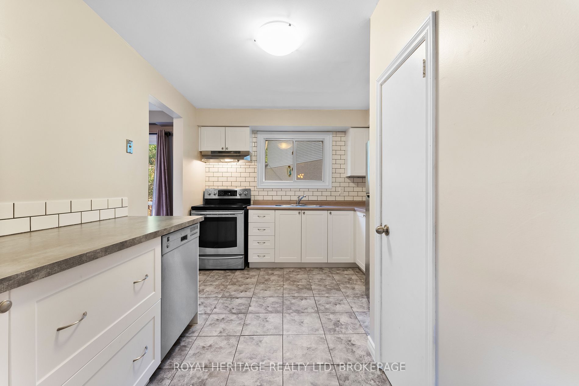 1095 Mississaga St W, #55