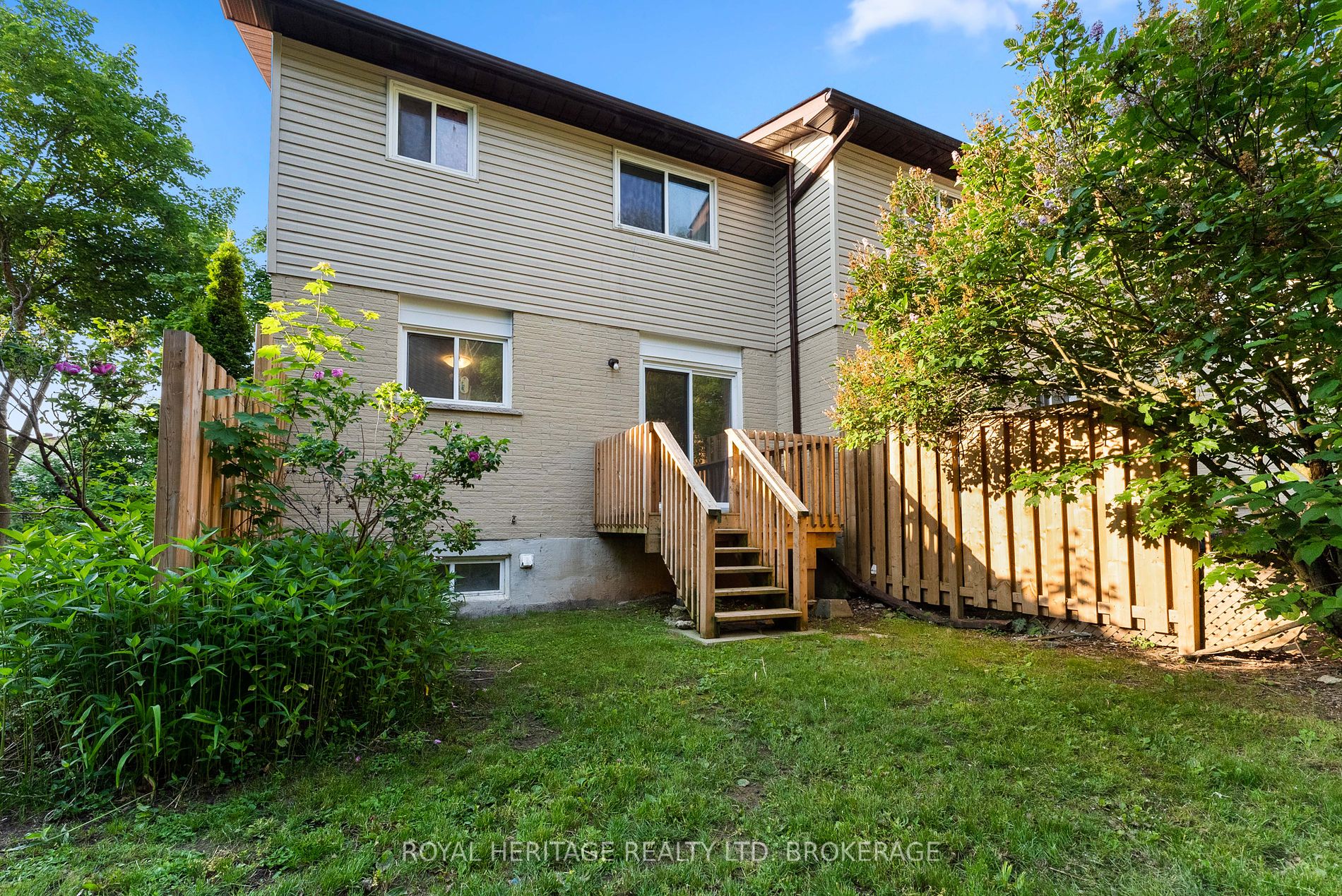 1095 Mississaga St W, #55