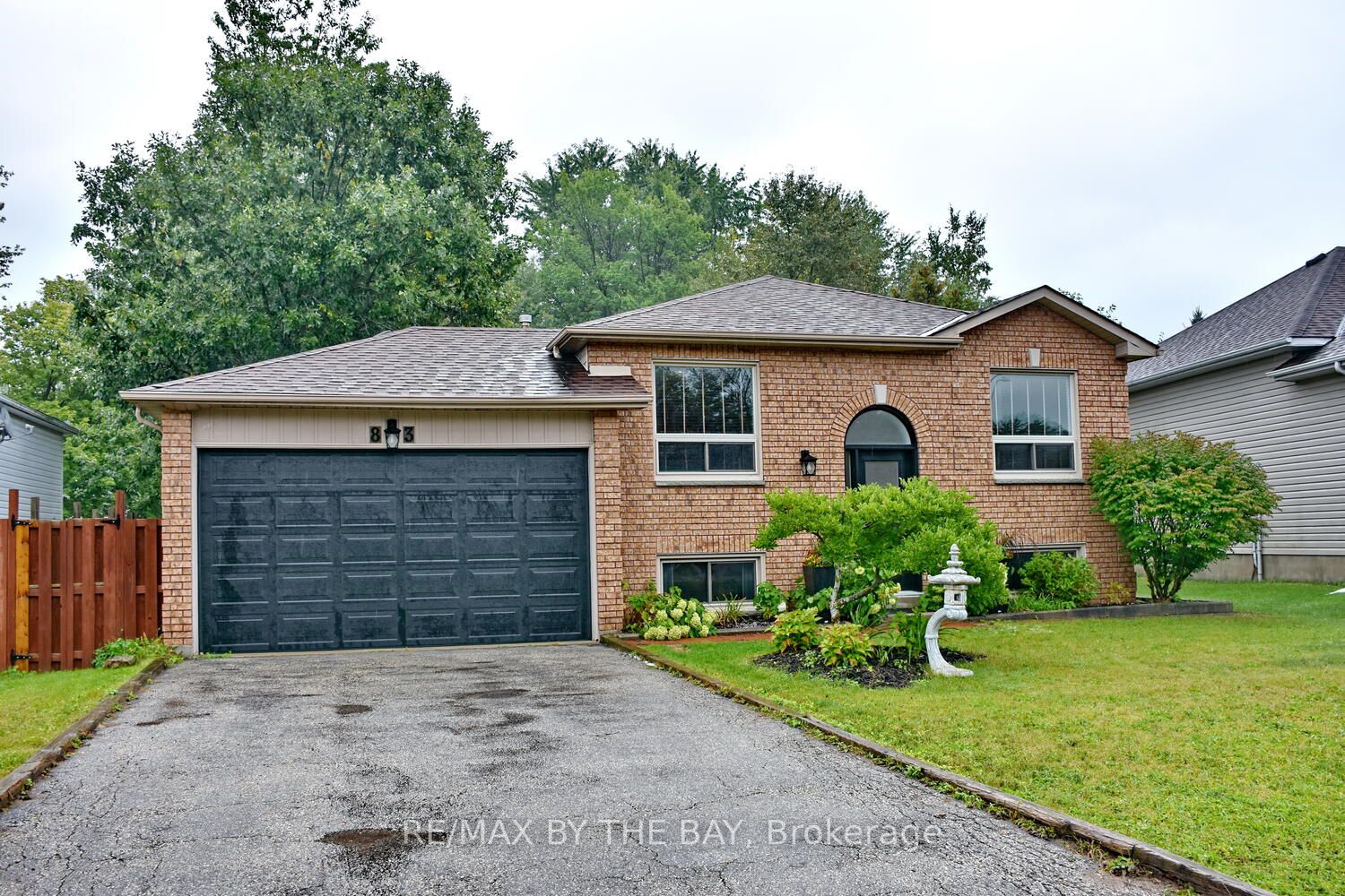 83 Royal Beech Dr