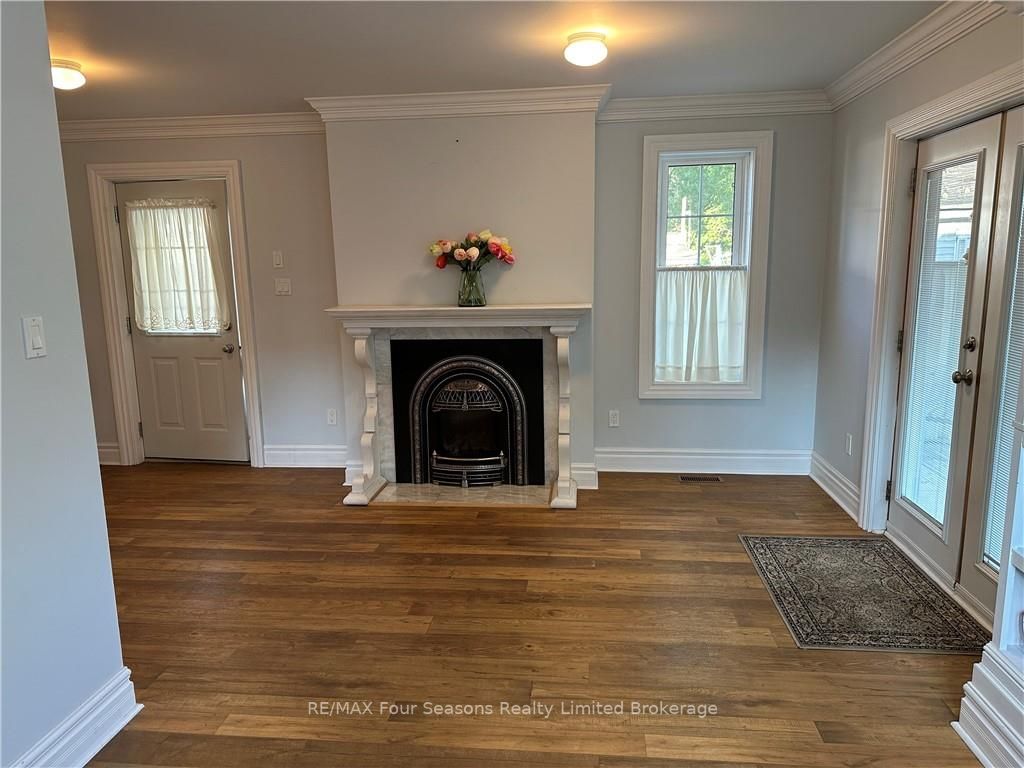 204 Weir St