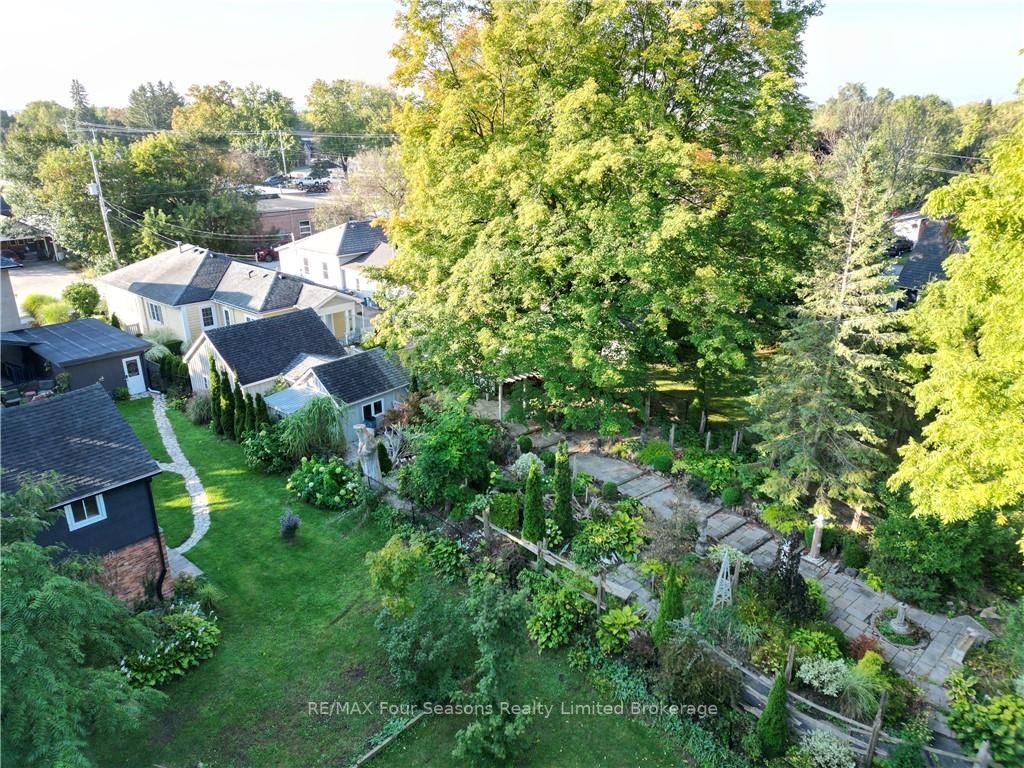 204 Weir St