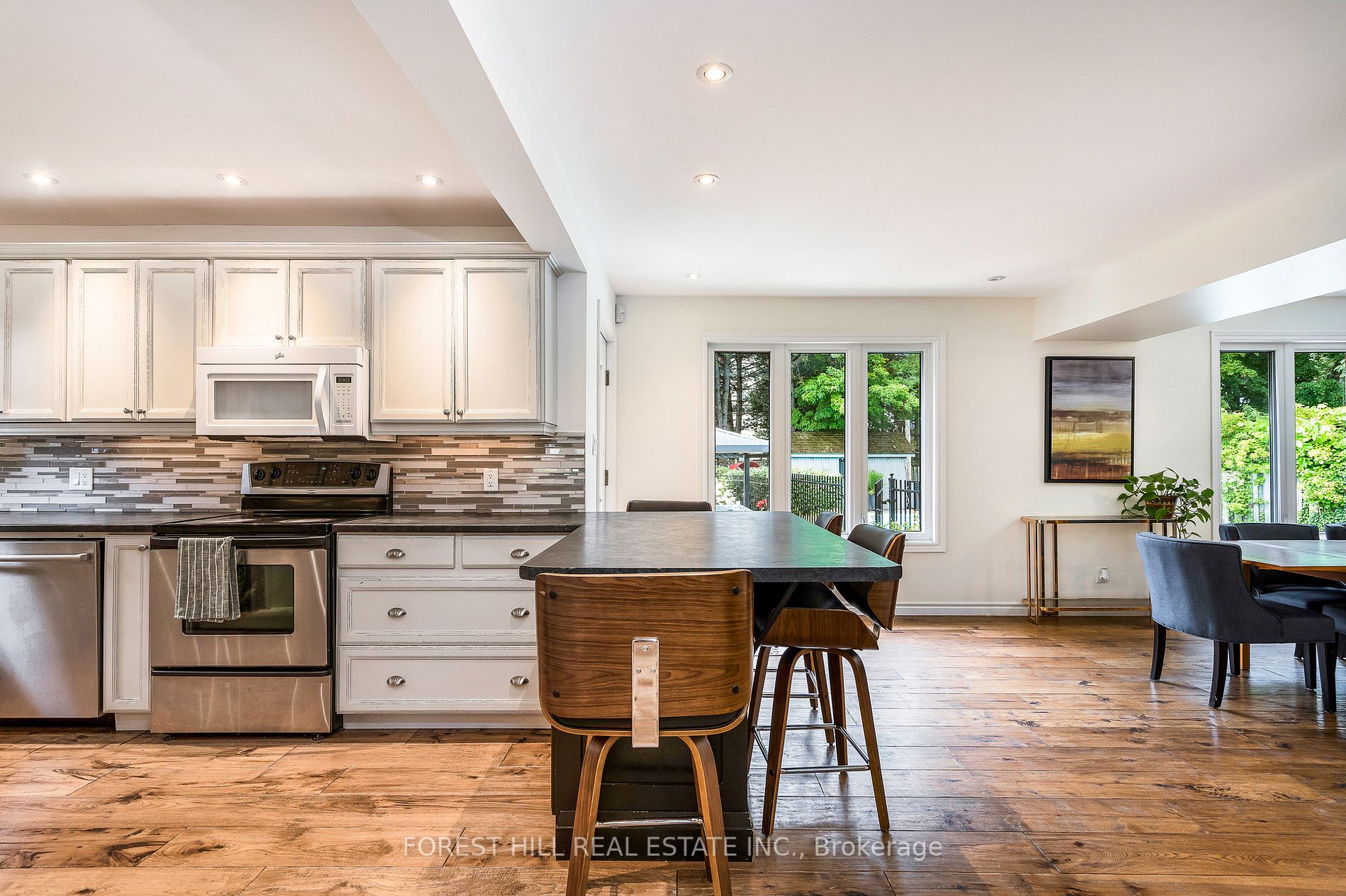 81 Lockhart Rd