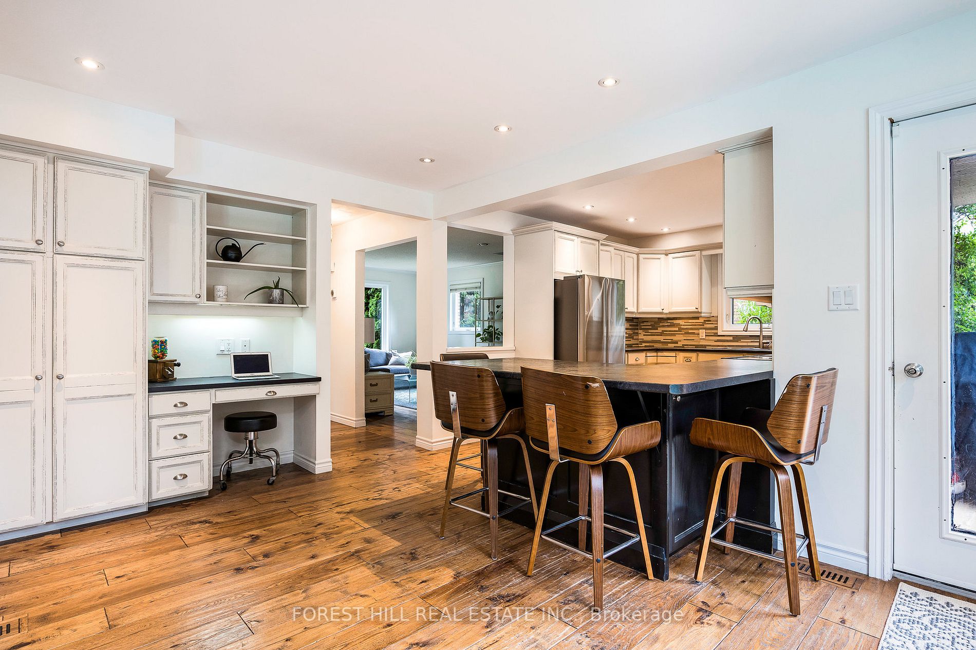 81 Lockhart Rd