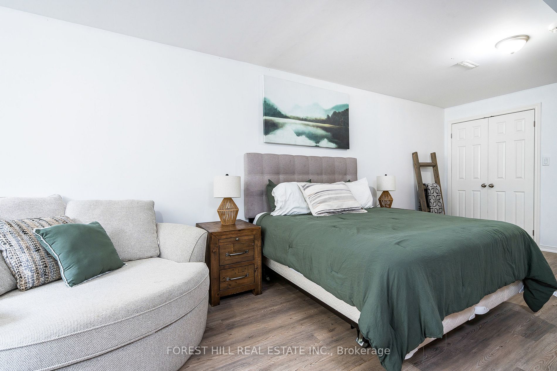 81 Lockhart Rd