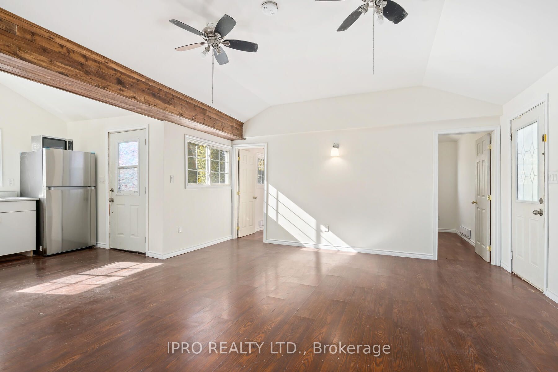 195 Paradise Ave N