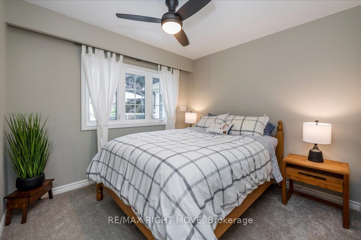 52 Maple Dr